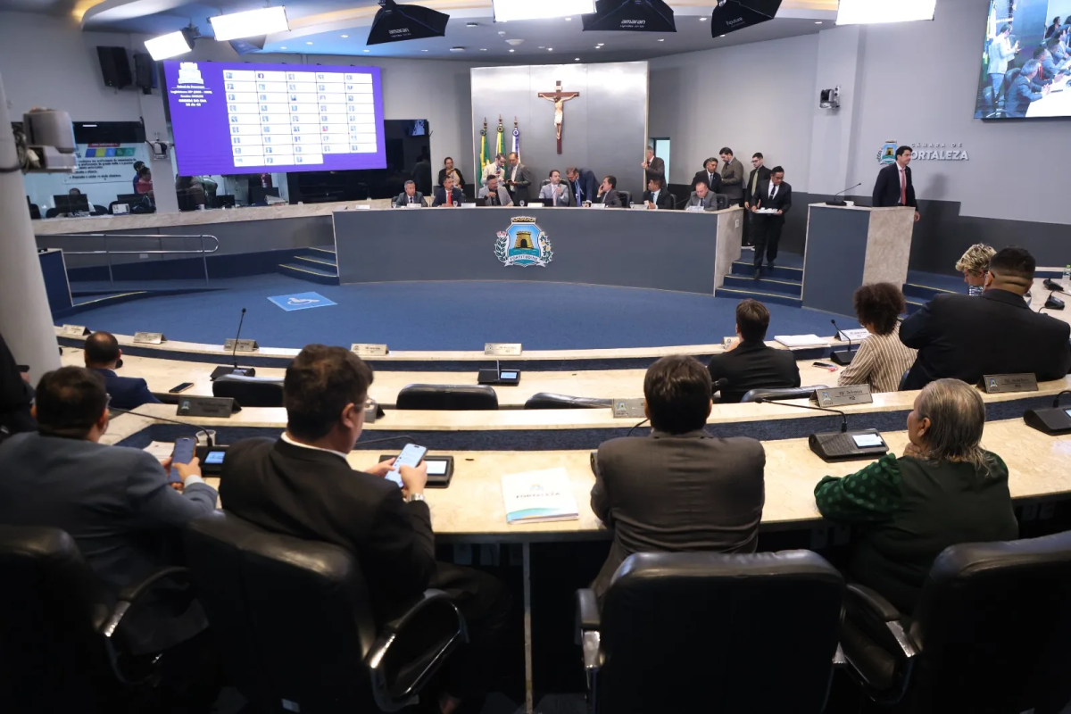 Plenário esvaziado: Entenda por que a vigência do Plano Diretor de Fortaleza foi adiada por mais um ano