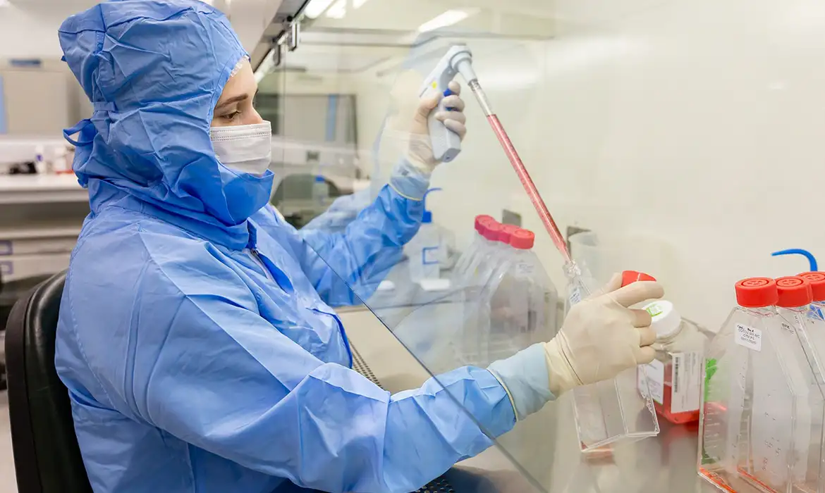 Nova terapia brasileira com células-tronco anima pacientes transplantados