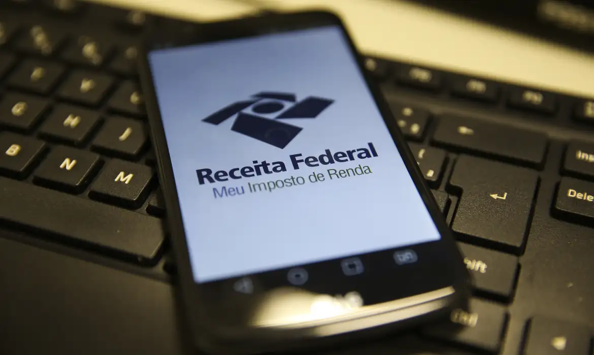Receita libera consulta da restituição do IR 2026; veja quem recebe