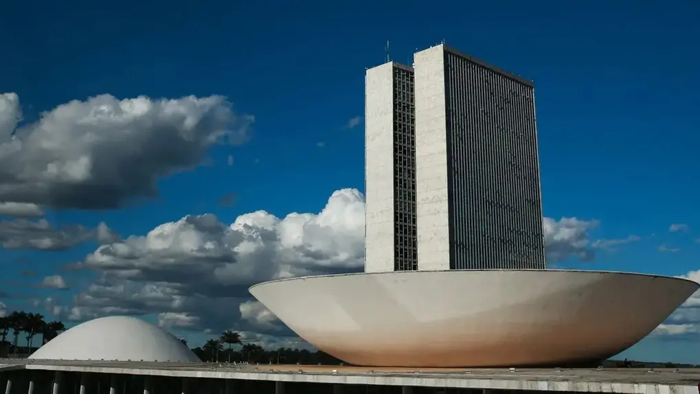 Caos Tributário: Brasil já é o 3º pior país para negócios; veja o risco para o Nordeste