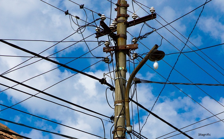 Poluição Visual: MPPB aciona Energisa e pede indenização de R$ 5 milhões por “emaranhado de fios” em João Pessoa