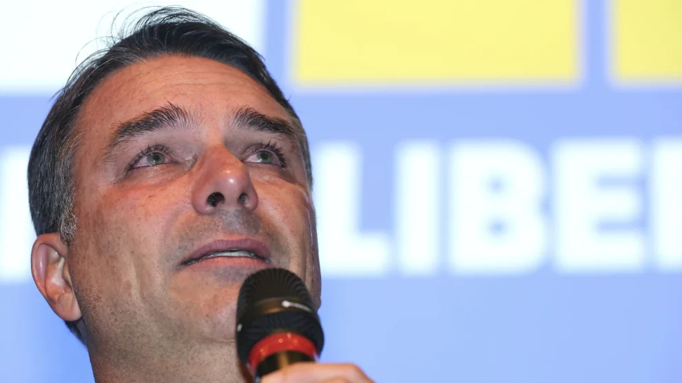 Caso Master vira nova pressão sobre Flávio Bolsonaro