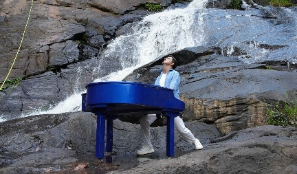 Orgulho de Ser Cearense: Pianista toca em cachoeira de 84 metros