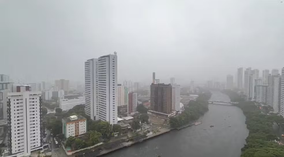 Atenção, Pernambuco: Apac alerta para chuva forte no Grande Recife e Zona da Mata