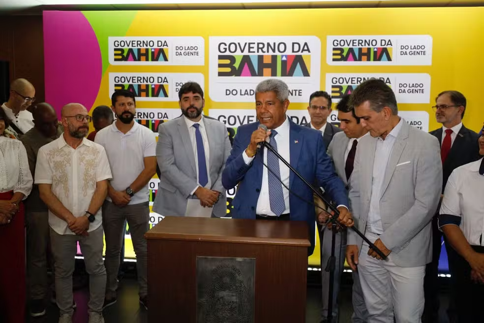 Professores e servidores da educação da Bahia receberão abono em junho